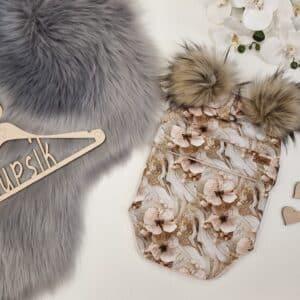 Talve tuukrimüts Heledad lilleõied marmoril